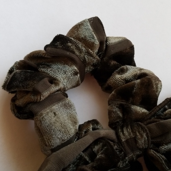 Anthropologie Burnout Velvet Bow Ponytall Holder - Picture 3 of 5